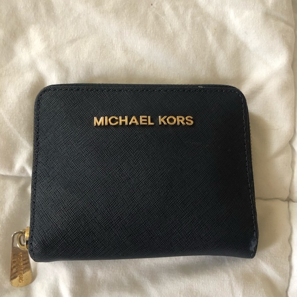 Michael Kors Handbags - Michael Kors Wallet